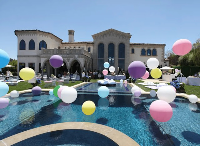 Floating balloon bouquets