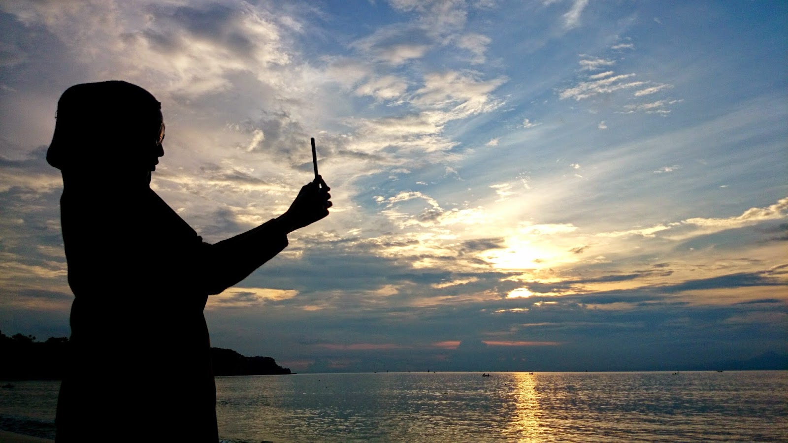 Gambar Wanita Berhijab Di Pantai Sunset Rahman Gambar