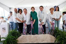 Vicepresidenta Raquel Peña entrega unidades médicas en Neiba