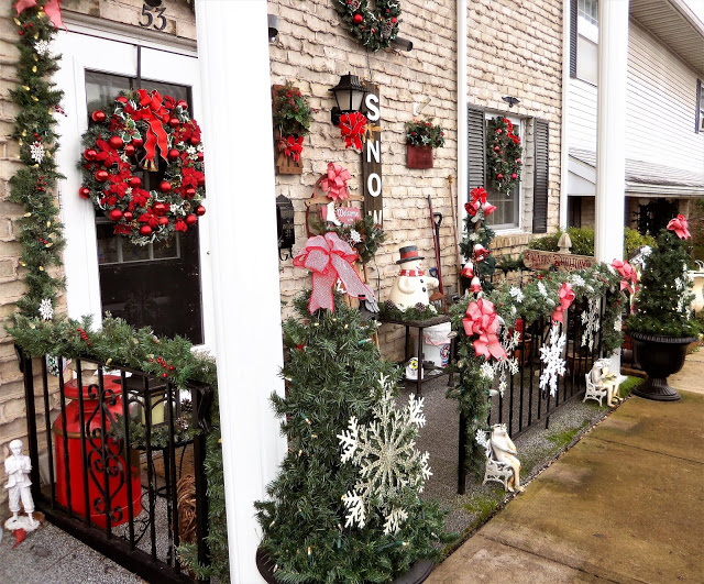 Christmas Front Porch and Yard, Christmas Home Tour, 2018