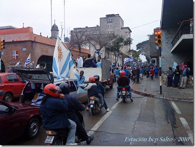 Uruguay pasa a Cuartos de Final (26.6.10)