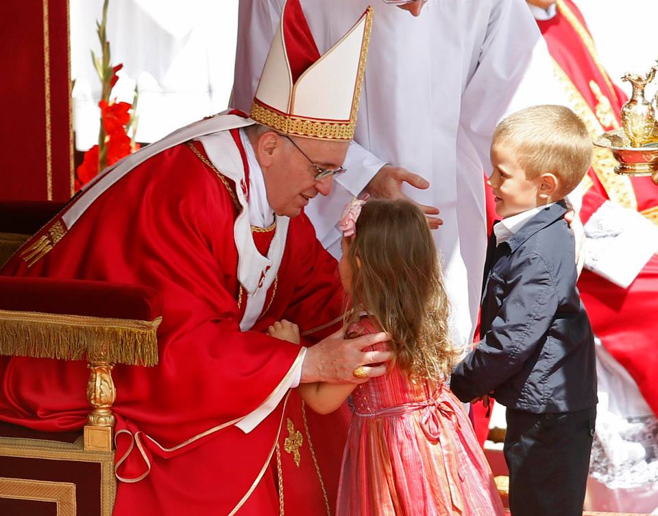 Pape François: L'Esprit Saint nous fait entrer dans le ...