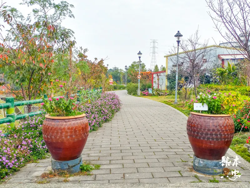 鶯歌永吉公園IG網美景點｜炮仗花、櫻花齊登場還有3D立體彩繪步道