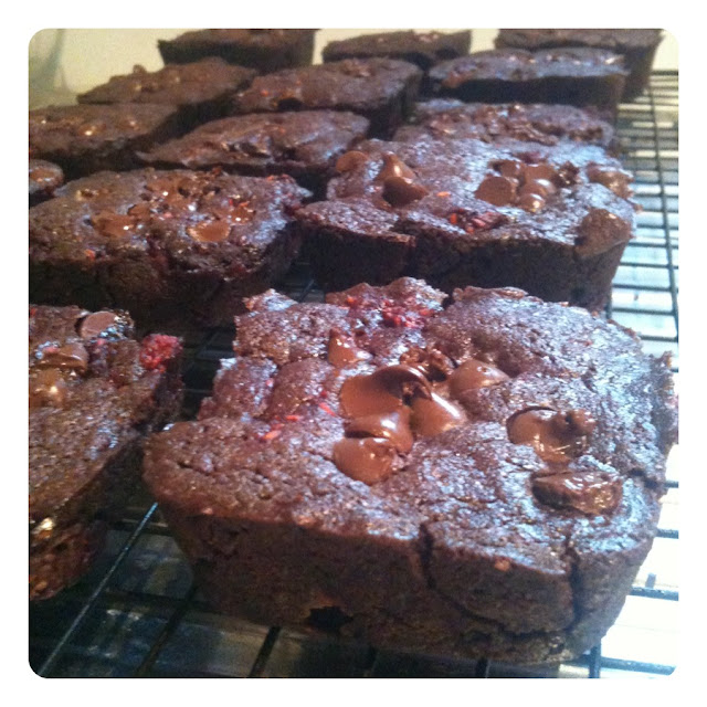 choc raspberry brownies >> STARTS WITH CUPCAKES