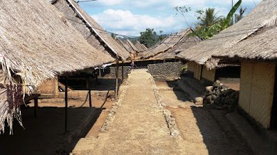 Rumah adat Limbungan, rumah adat lombok, destinasi wisata adat, wisata budaya, rumah adat lombok timur, pariwisata rumah adat, rumah adat asli lombok