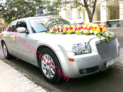 Cho thuê xe cưới Chrysler 300 limited