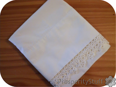 Pillowcase with handmade tatted lace