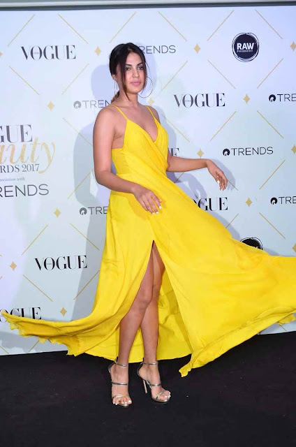 Rhea Chakraborthy spicy images in yellow outfits