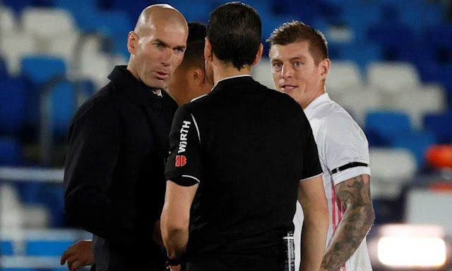 مدرب ريال مدريد زيدان «غاضب جدًا» من حكم مباراة ريال مدريد وإشبيلية في الدوري الإسباني