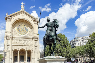 Paris : Statue équestre de Jeanne d'Arc par Paul Dubois, deux exemplaires aux destinées contrastées, place Saint Augustin à Paris et place du Cardinal Luçon à Reims