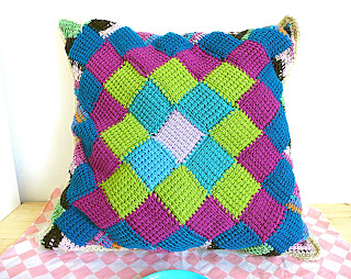 FREE PATTERN for Tunisian crochet entre-lac Pillow