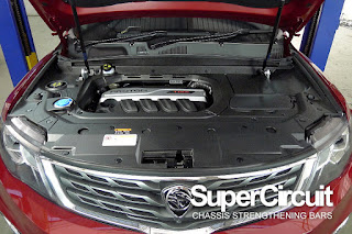 SUPERCIRCUIT Front Strut Bar is fully compatible with the engine cover of the Proton X70..