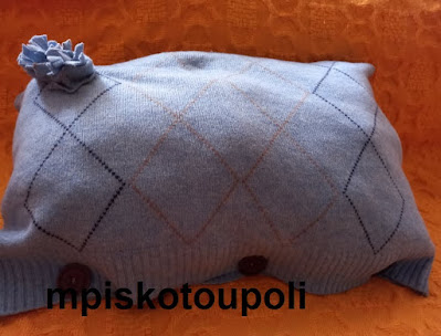 diy pillow from old sweater 3