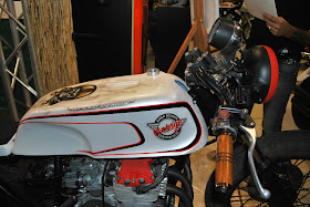 Honda CB400 SS Cafe Racer Honda Cafe Racer based on a Honda CB400 Supersport by Koro Design from Italy. This Custom Honda CB400 Cafe Racer is inspired by vintage Cafe Racer Culture. Koro Design Displayed this Honda CB400 SS Cafe Racer in this year's EICMA show. Honda CB400 Cafe Racer Features. Honda CB400 Cafe Racer Parts by Koro Design, Honda CB400 Cafe Racer seat, Honda CB400 Cafe Racer tank, Cafe Racer handle bar, Custom headlamp, Custom tail lamp, Custom rear set, Custom Reverse Cone Megaphone, Honda CB400 Cafe Racer custom paint job. This Honda CB400 SS Cafe Racer is name 'Speed Demon'.