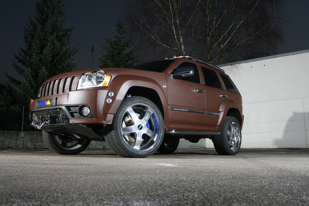 DUNE Jeep Grand Cherokee SRT8 499HP Premieres In Essen