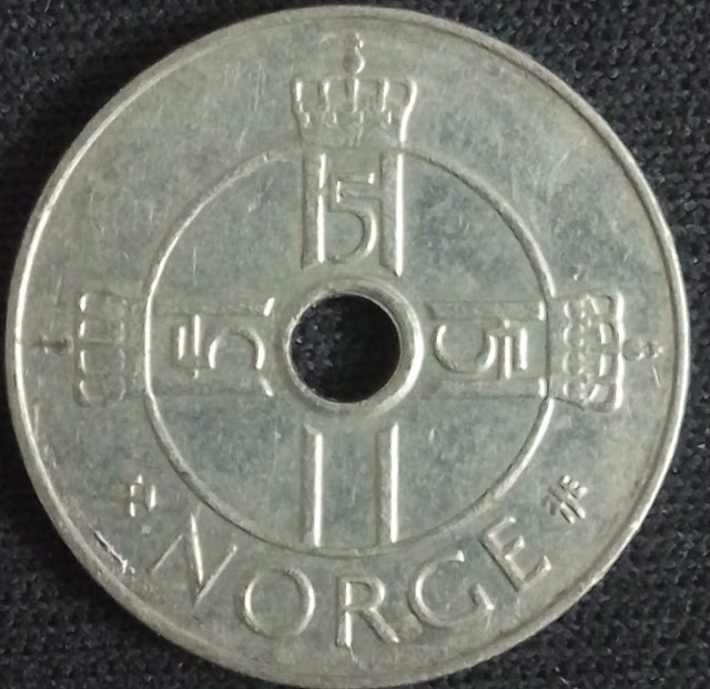 Norway 1 Kroner Circulated Hole Coin