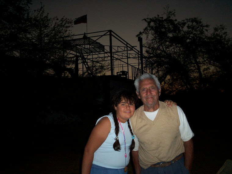 Yo y mi abuelo en "La Huaica"(cerca de Iquique)