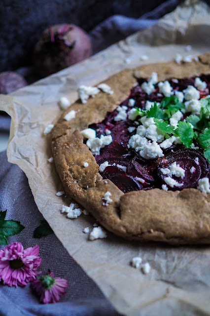 Punajuuri reseptit - Gluteeniton punajuuri feta galette - nutsforwellness