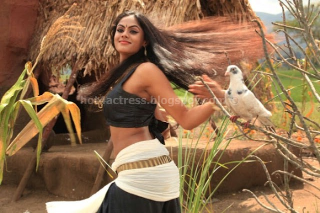 Actress karthika hit stills