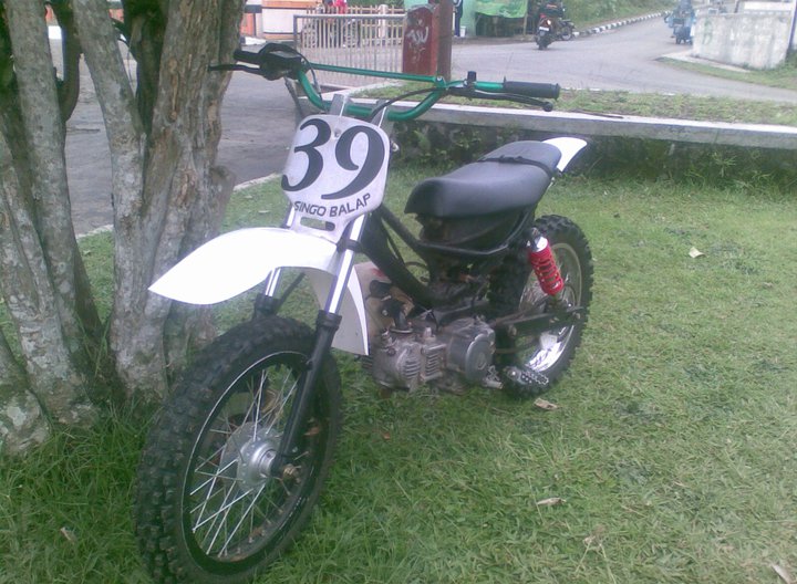 YAMAHA CRYPTON 1999 GRASSTRACK title=