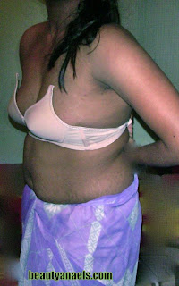 Hot Desi South Aunties Hot Bra Stills http://rkwebdirectory.com