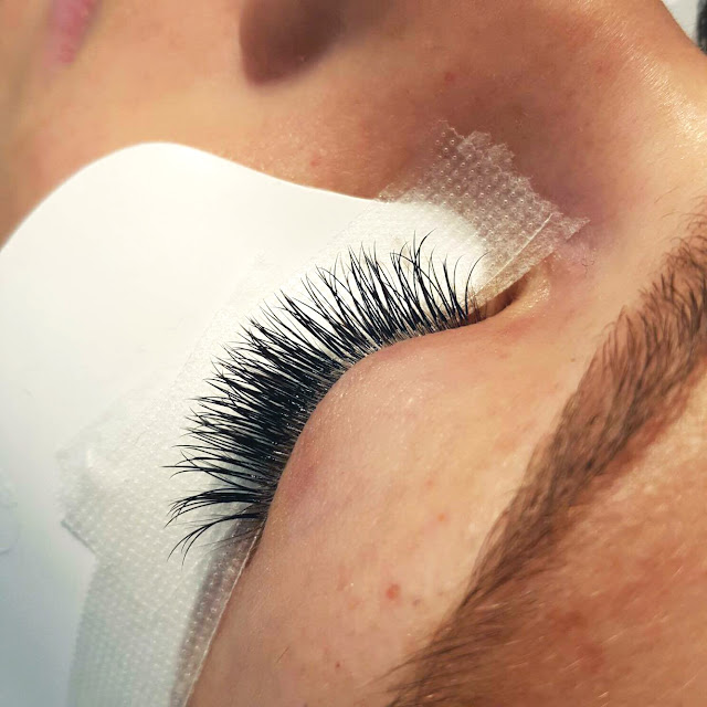 Après extensions de cils Nini en cil