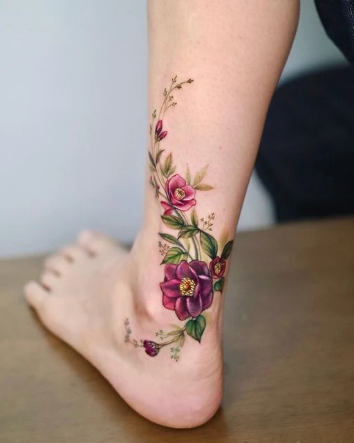 tatuajes de enredaderas para mujeres