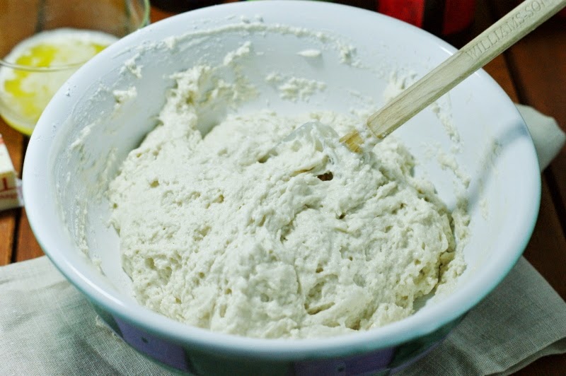  yous tin brand your ain beer staff of life at abode  How to Make Beer Bread: three Simple Ingredients + a Beer