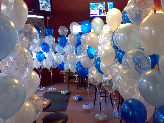 Fun 'N' Frolic: Winter Wonderland Balloon Decor Ideas