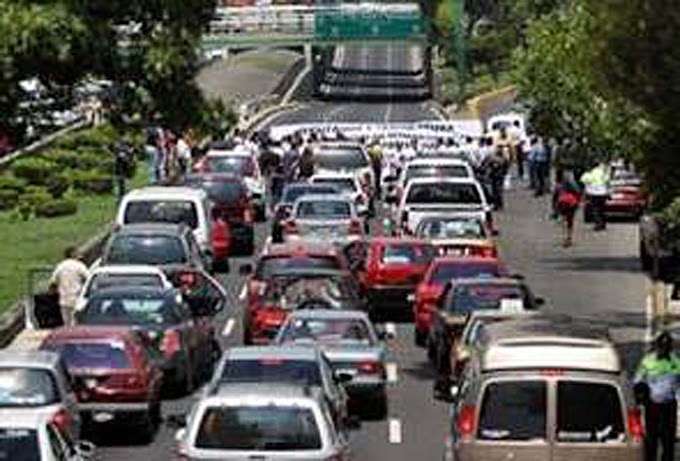 Protestan transportistas por Acabus en Acapulco