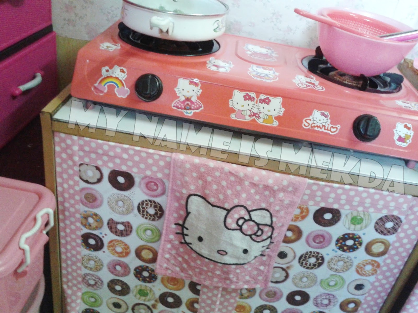 mY NaMe iS meKda    Deko Dapur Bajet Tema Pink