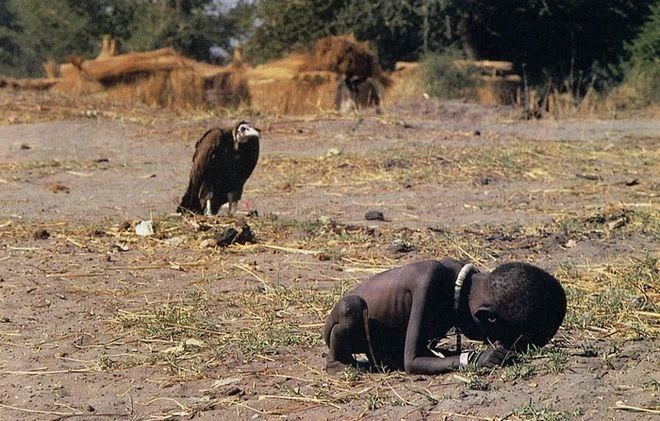 The Story Behind 8 Famous Photographs - Kevin Carter - Starvation in Sudan, 1994