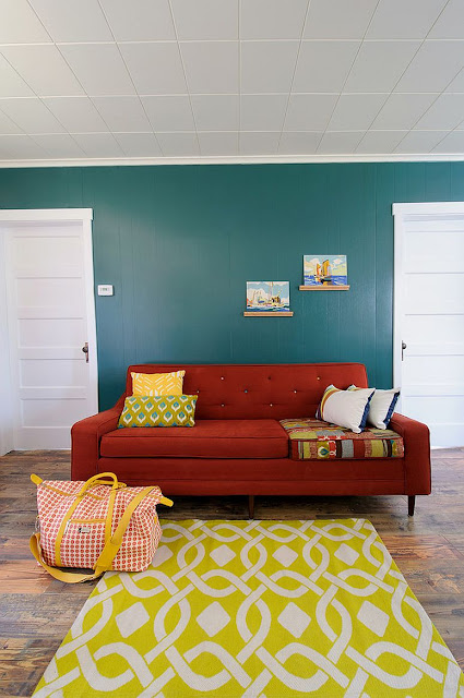  Warna cat untuk rumah dibagi menjadi dua pecahan Warna Cat Interior Rumah dengan 25 Tipe Model Sofa