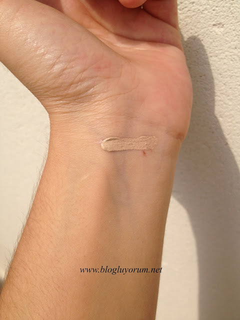 rival de loop natural touch concealer bilekte