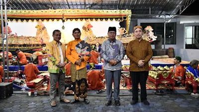 Mingrum Gumay Apresiasi Pagelaran Wayang Kulit ” Semar Boyong ” Ki Teguh Surono