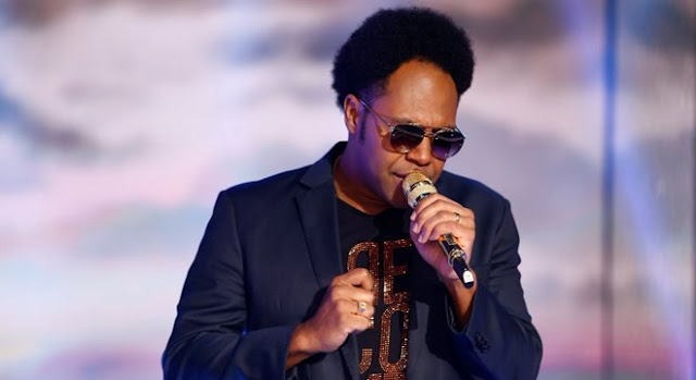 Cantor gospel Thalles Roberto