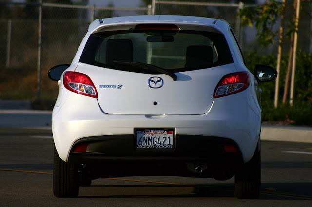 2011 mazda2 rear view 2011 Mazda2