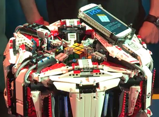 Cubestormer 3 - rekord szybkości układania kostki Rubika 3x3x3 przez roboty
