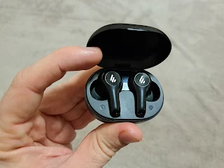 earbuds feedback