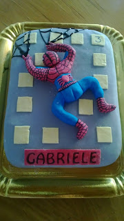 torta di spiderman 