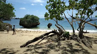 Foto Pantai Kondang Merak