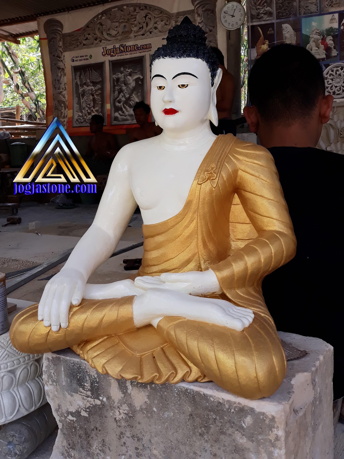 Patung budha dari batu alam putih