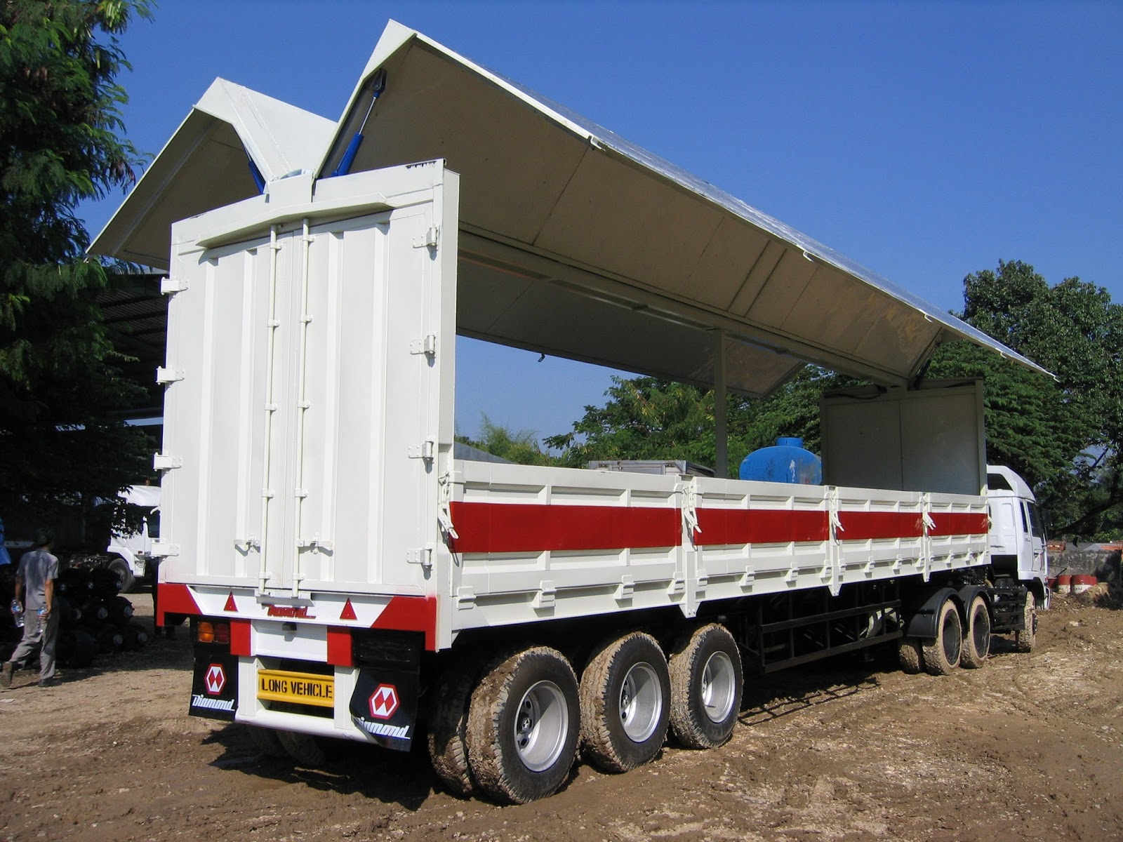 DIAMOND TRAILER KAROSERI TRUK  DAN TRAILER WING  BOX  