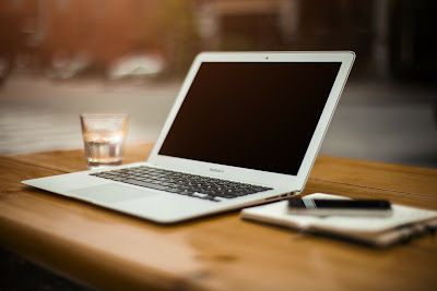  3 Cara Mudah Membersihkan Laptop Bagian Luar & Dalam dengan Cepat