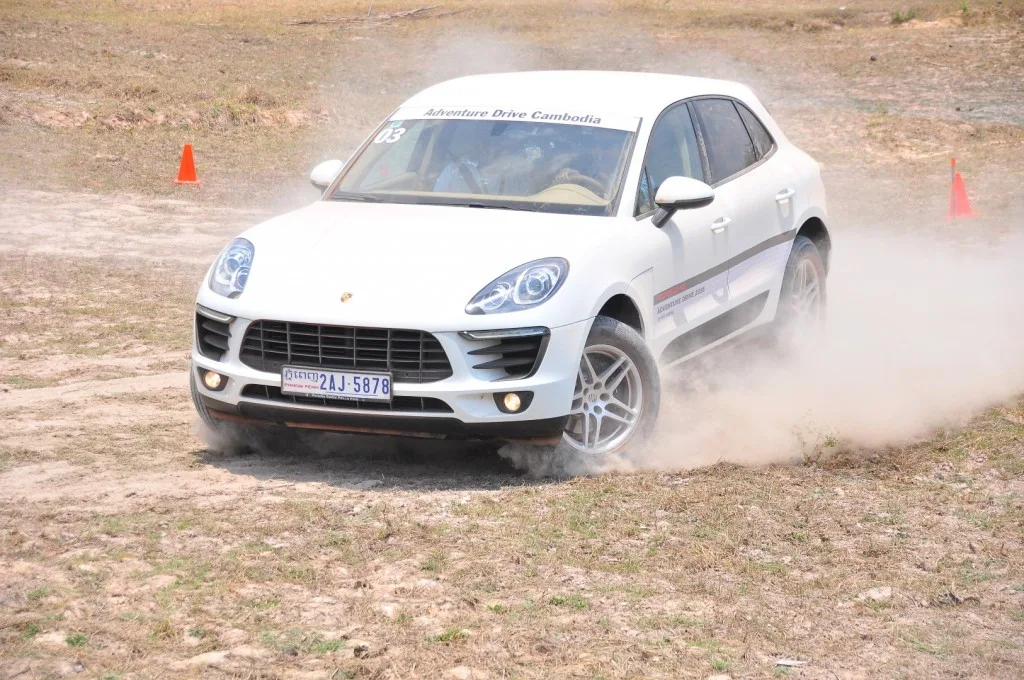 Porsche Macan và Cayenne