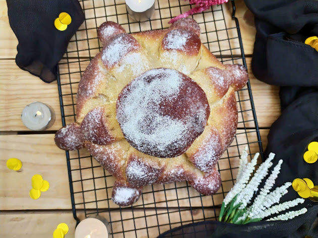 Receta de Pan de muerto. Típica de México para la celebración del Día de Muertos.  Masa, lidl, panificadora, todos los santos, halloween, tradicional, horno, Cuca, otoño