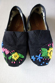 TOMS diy embroidery, hand embroidery on shoes 