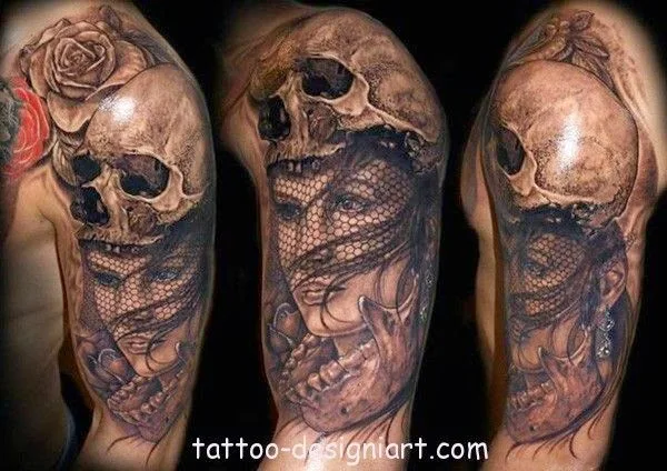 vemos a un modelo con un tatuaje de calavera