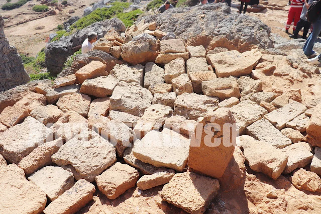 Σχέδιο του Ναού (που στόχος είναι να αναστηλωθεί αφού βρέθηκαν πολλά τμήματα του) στον χώρο της ανασκαφής.