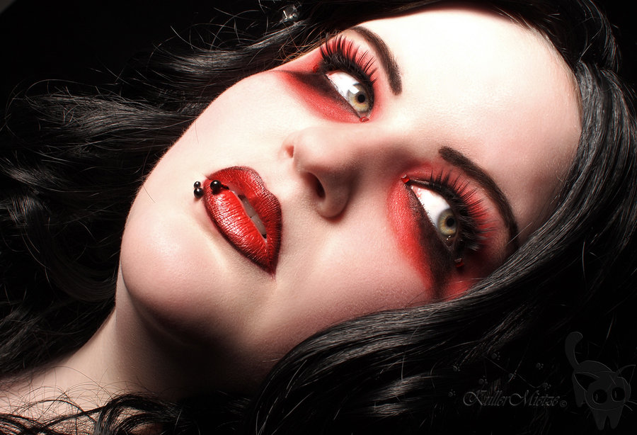 gothic schminken anleitung - Gothica Dark Gothic Makeup tutorial (by MissChievous 